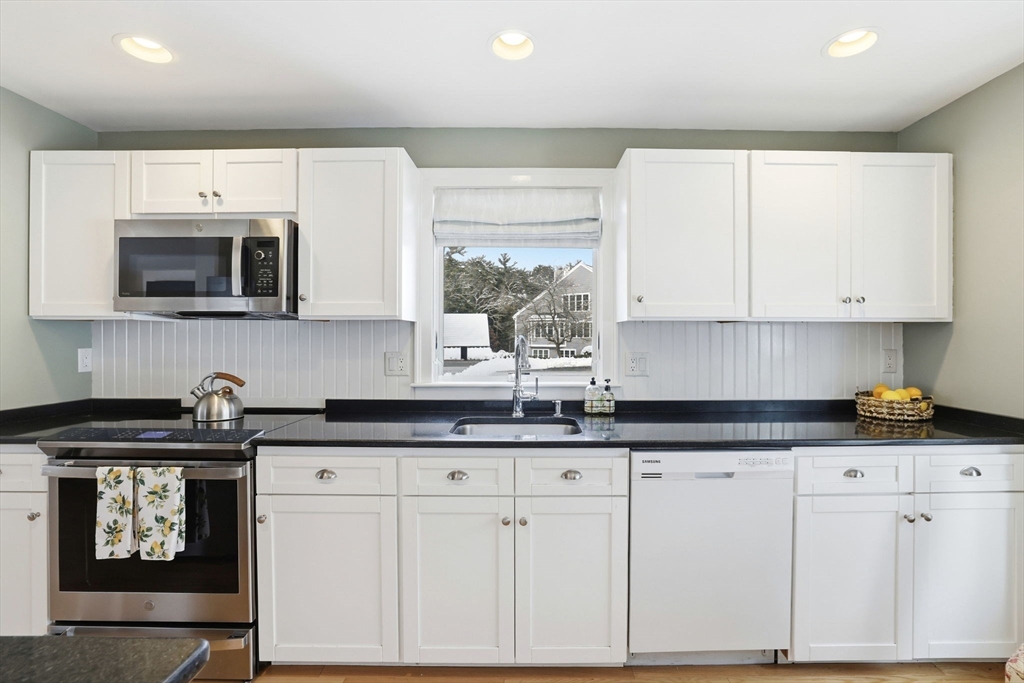 40 Bay Farm Road, Unit 40 Duxbury, MA 02332 - Photo 13 of 33 Gallery Image 13