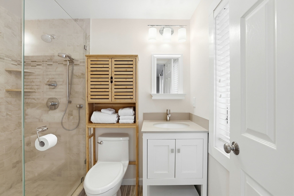 40 Bay Farm Road, Unit 40 Duxbury, MA 02332 - Photo 19 of 33 Gallery Image 19