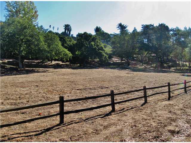 27309 Oakmont Road Valley Center, CA 92082 - Photo 17 of 17 Huge front yard....Got Horses ??