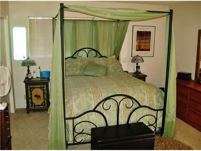27309 Oakmont Road Valley Center, CA 92082 - Photo 7 of 17 Master Bedroom w/ full Bath.