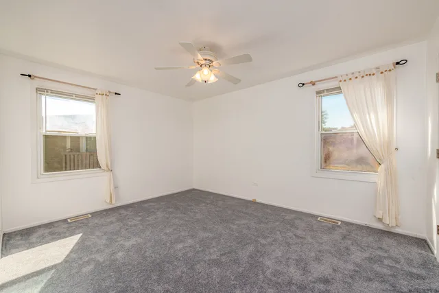 $2,290 | 278 Nantucket Harbor, Schaumburg, IL 60193