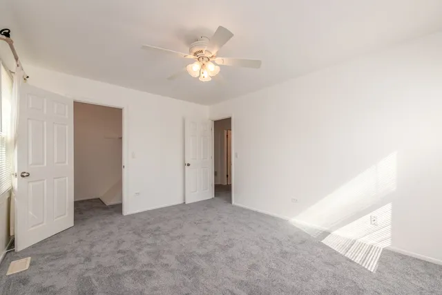 $2,290 | 278 Nantucket Harbor, Schaumburg, IL 60193