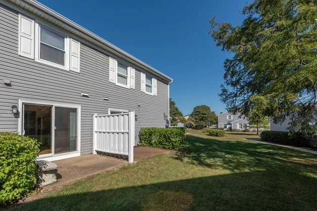 $2,290 | 278 Nantucket Harbor, Schaumburg, IL 60193