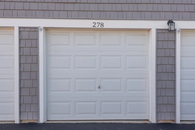 $2,290 | 278 Nantucket Harbor, Schaumburg, IL 60193
