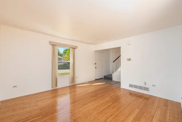 $2,290 | 278 Nantucket Harbor, Schaumburg, IL 60193