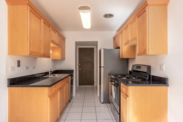 $2,290 | 278 Nantucket Harbor, Schaumburg, IL 60193