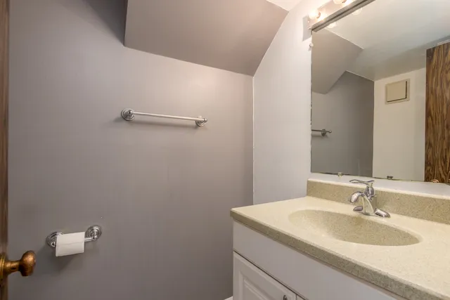 $2,290 | 278 Nantucket Harbor, Schaumburg, IL 60193