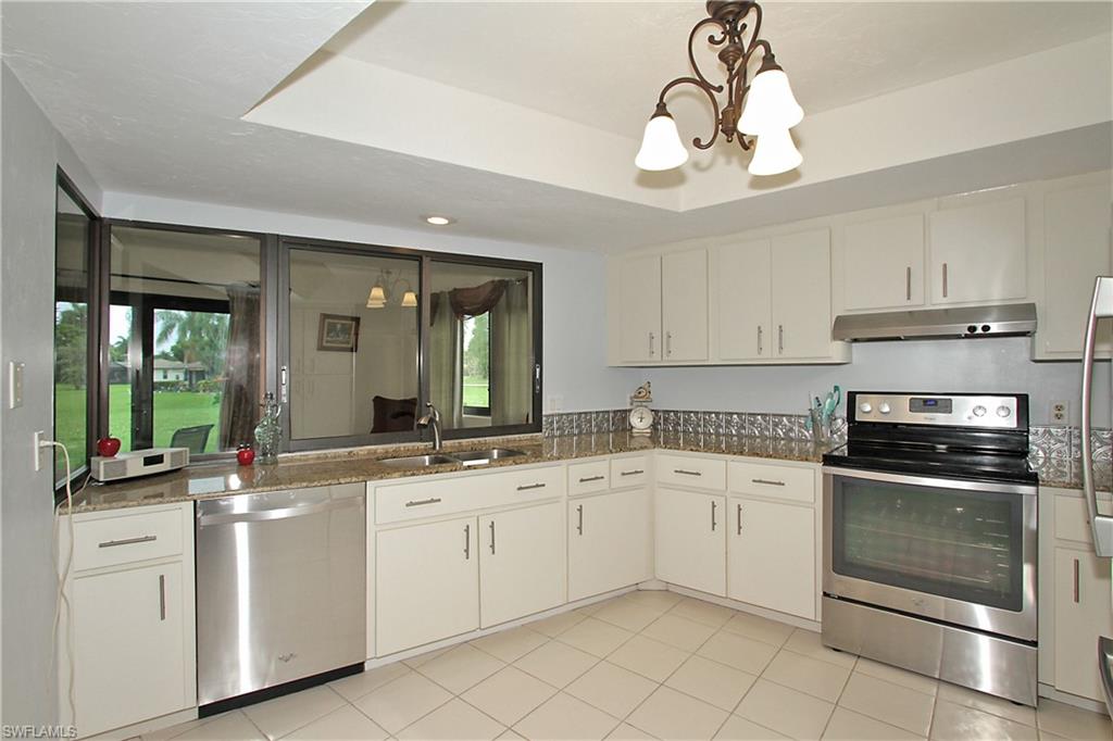 111 Round Key Circle, Unit E8 Naples, FL 34112 - Photo 3 of 23 Gallery Image 3