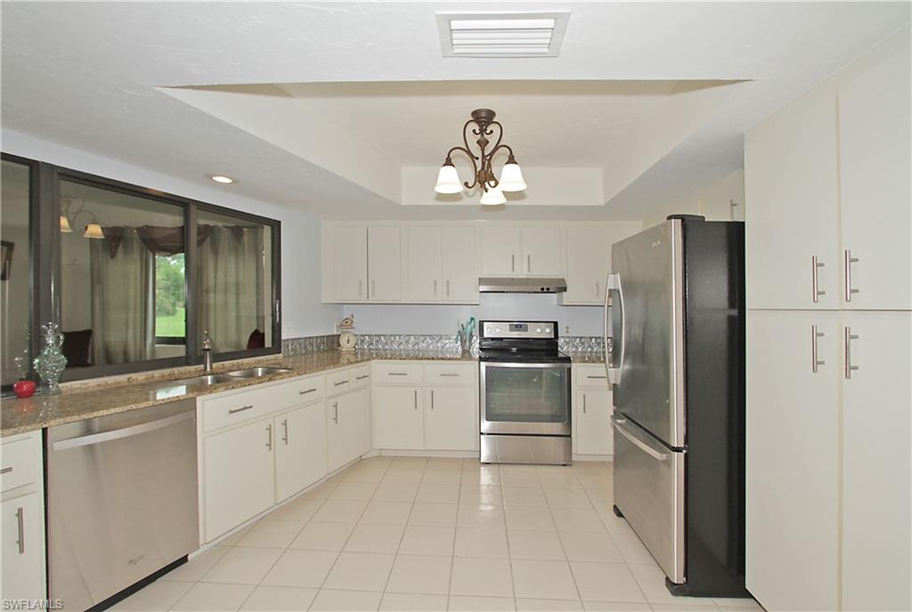 111 Round Key Circle, Unit E8 Naples, FL 34112 - Photo 4 of 23 Gallery Image 4