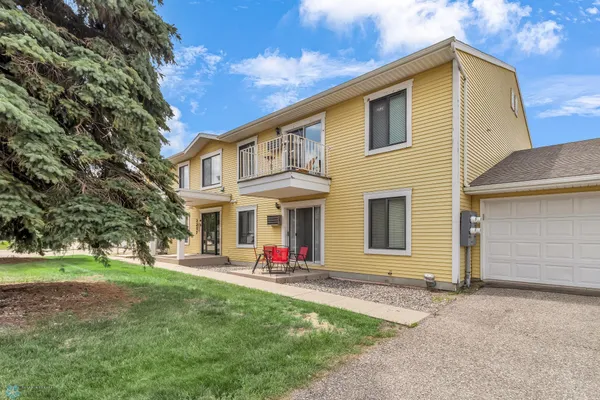 $1,200,000 | 3217 15th Avenue South, Fargo, ND 58103