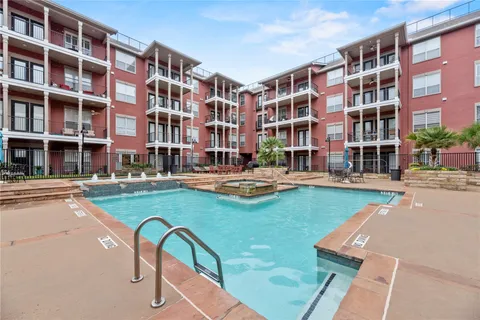 $2,000 | 2400 McCue Road, Unit 206, Houston, TX 77056