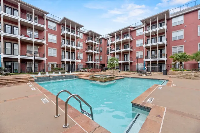 $2,000 | 2400 McCue Road, Unit 206, Houston, TX 77056