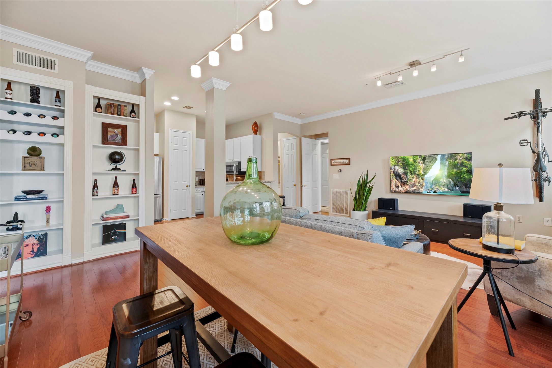 2400 McCue Road, Unit 206 Houston, TX 77056 - Photo 17 of 17 The open floorplan keeps everyone together and makes the space feel huge.