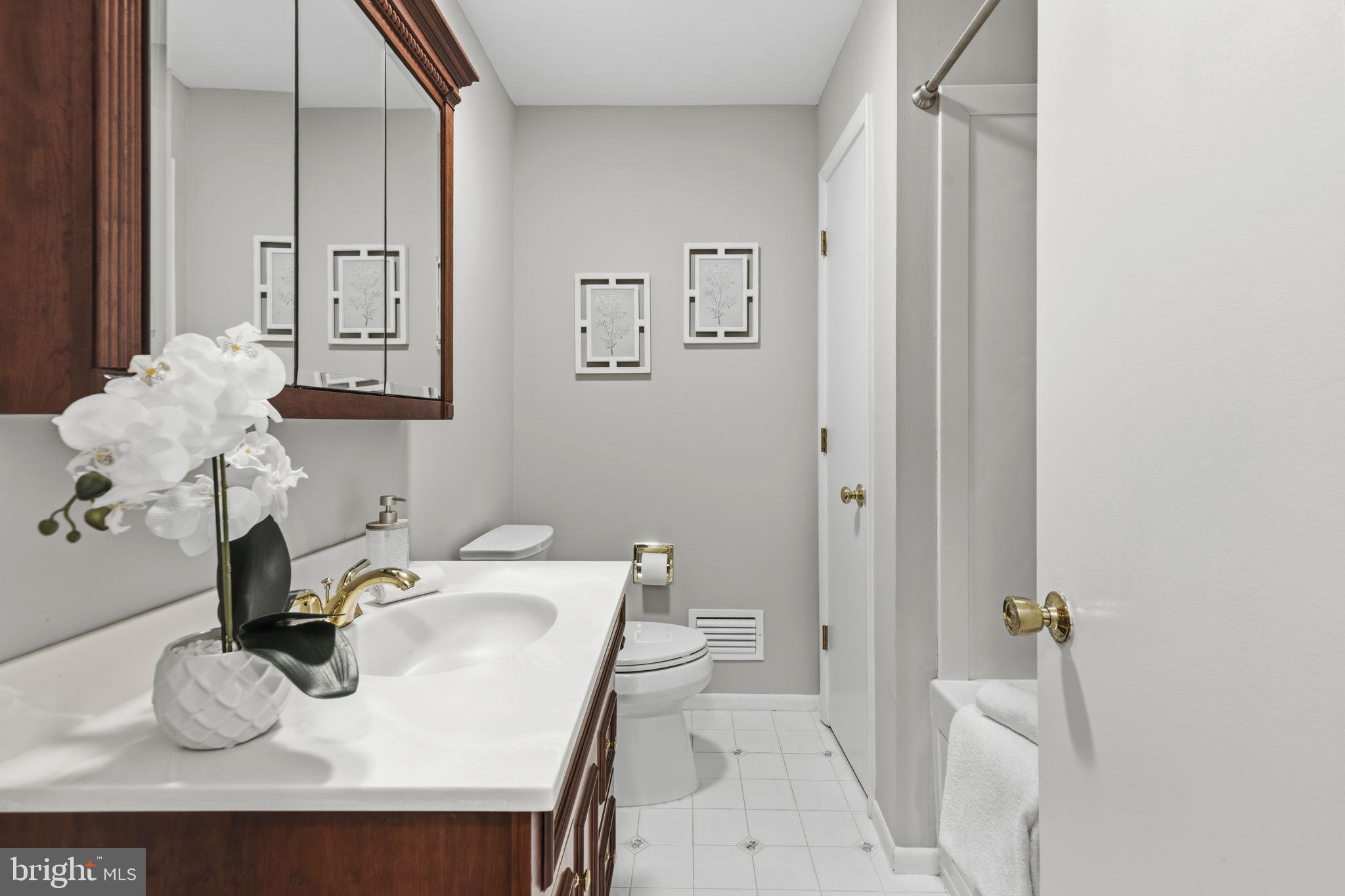 527 Stratford Road Fallston, MD 21047 - Photo 24 of 54 Hall Full Bath