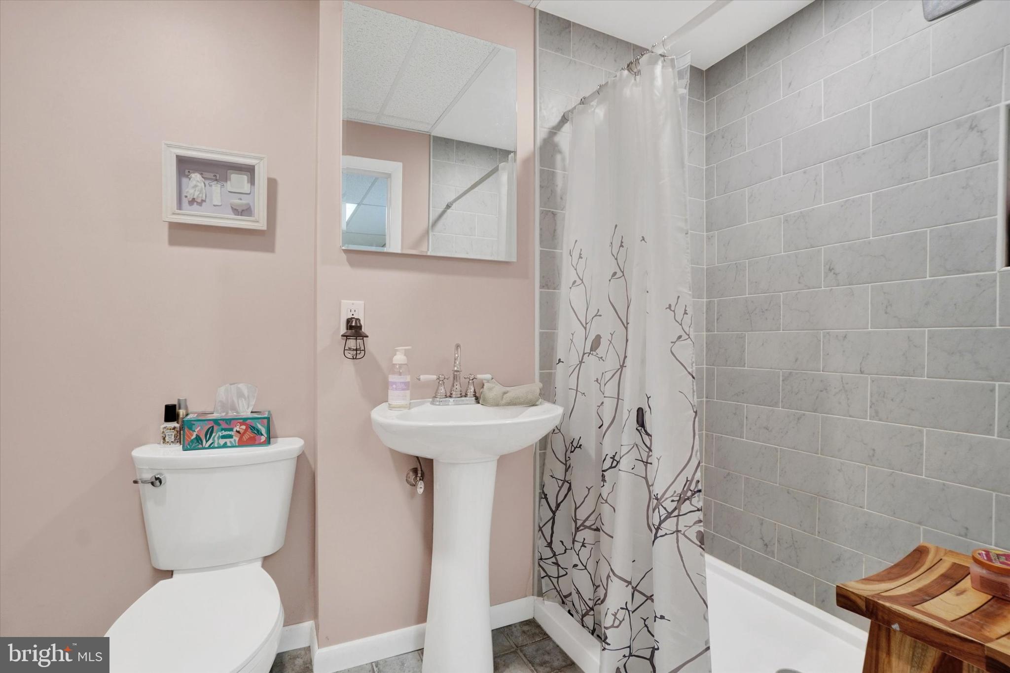 1636 Crestlyn Road York, PA 17403 - Photo 22 of 32