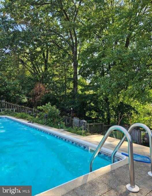 1636 Crestlyn Road York, PA 17403 - Photo 26 of 32