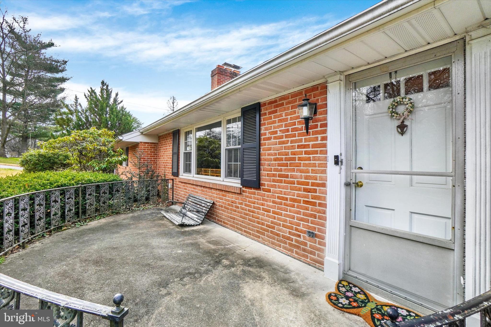 1636 Crestlyn Road York, PA 17403 - Photo 30 of 32