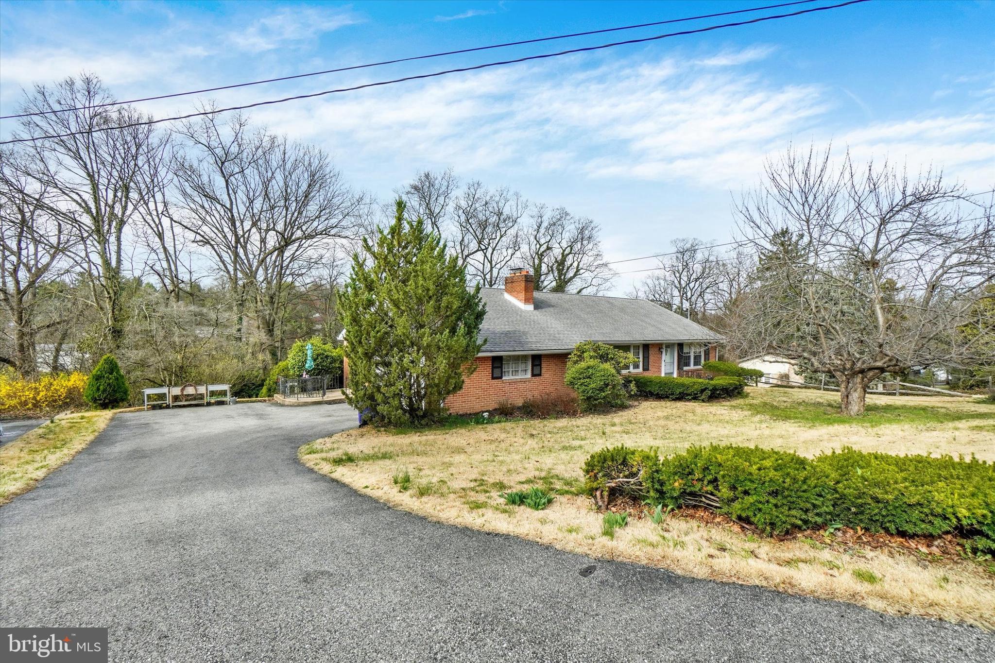 1636 Crestlyn Road York, PA 17403 - Photo 31 of 32