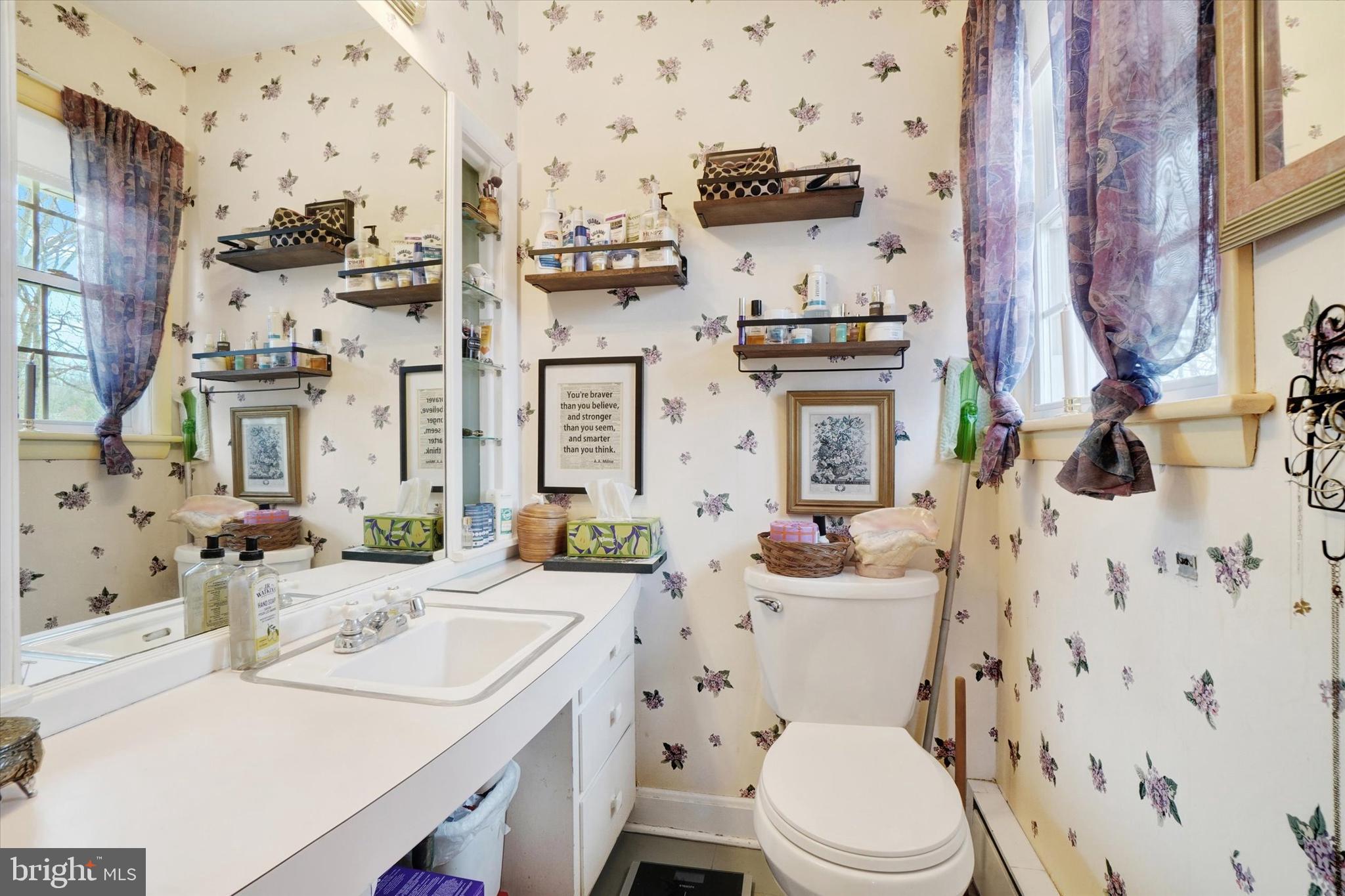 1636 Crestlyn Road York, PA 17403 - Photo 9 of 32