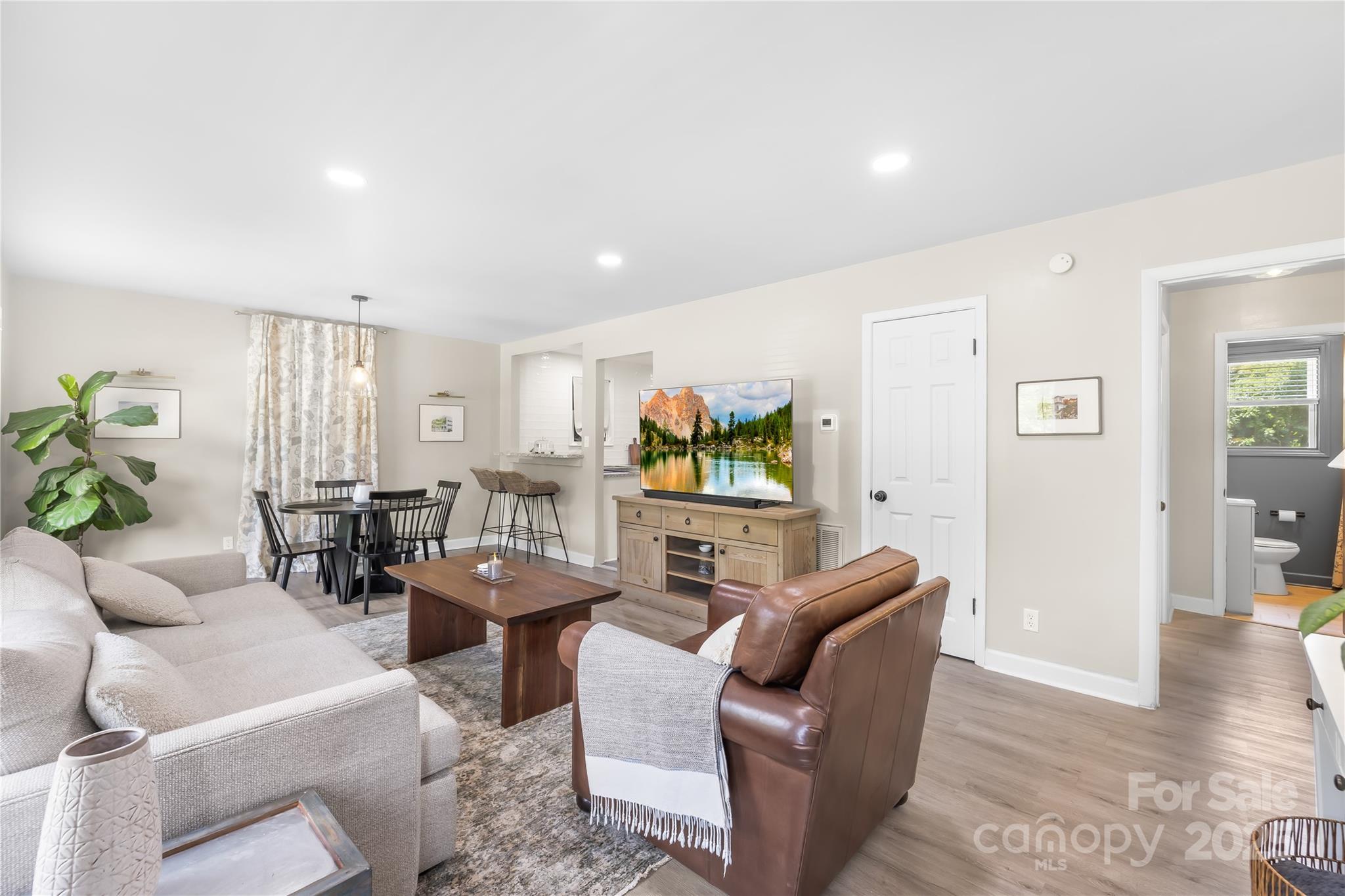 4134 Firethorne Road Charlotte, NC 28205 - Photo 4 of 26 Gallery Image 4