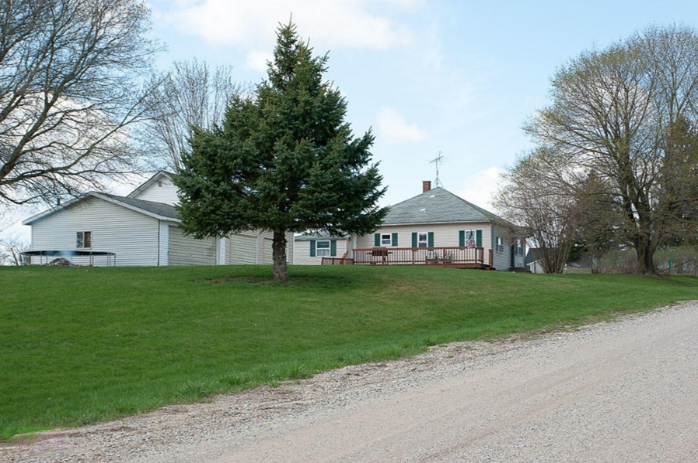 2555 7 Mile Road Remus, MI 49340 - Photo 29 of 34 IMGP0011