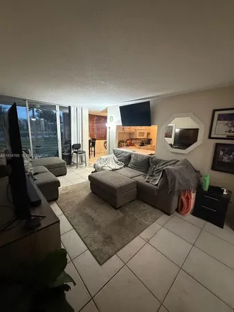 $199,000 | 9441 Live Oak Place, Unit 209, Davie, FL 33324