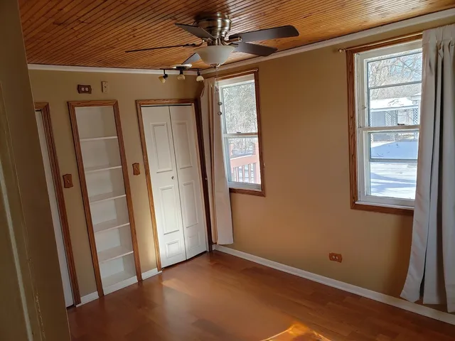 a view of empty room with front door