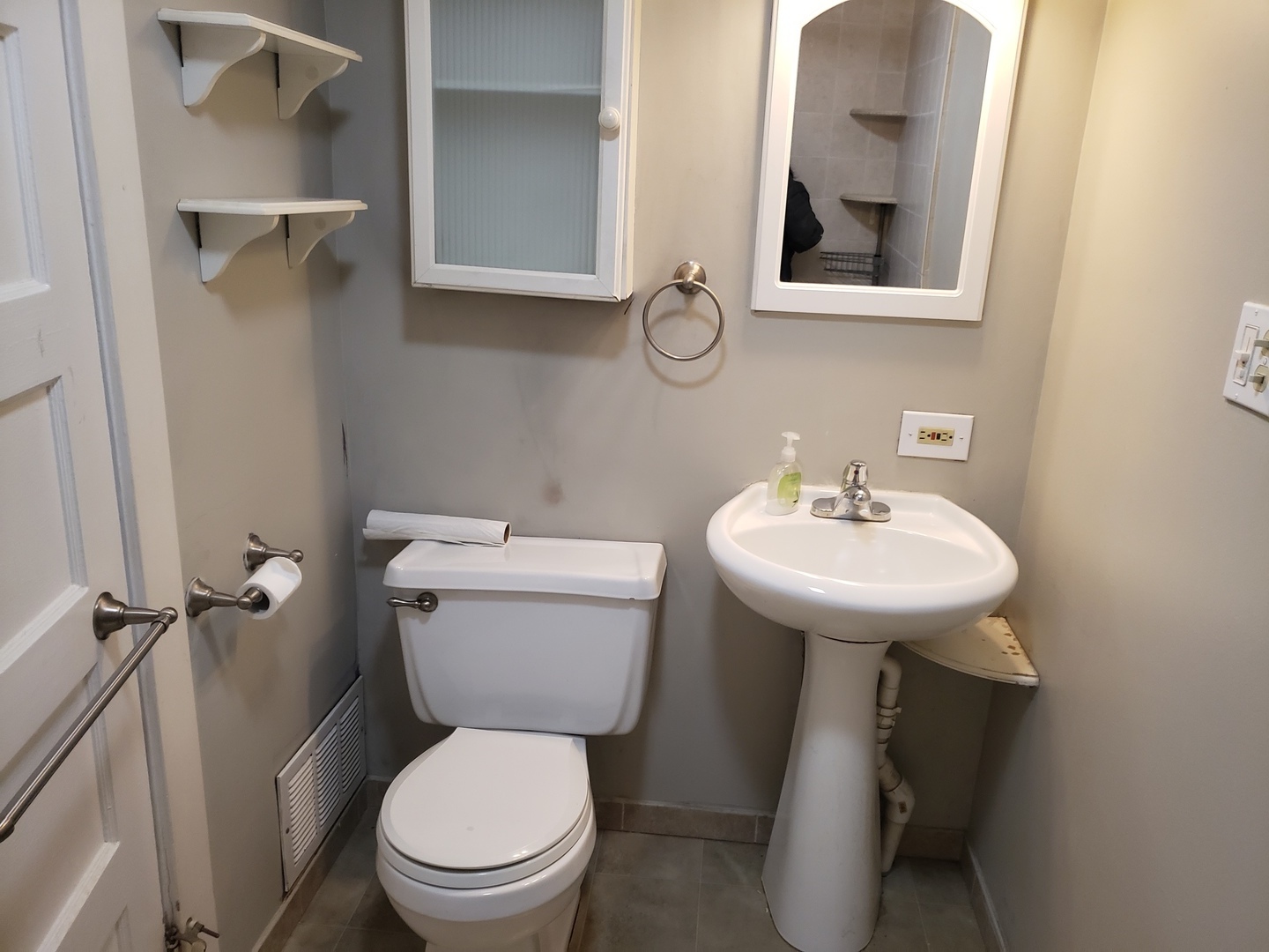 4817 Belmont Road Downers Grove, IL 60515 - Photo 7 of 8