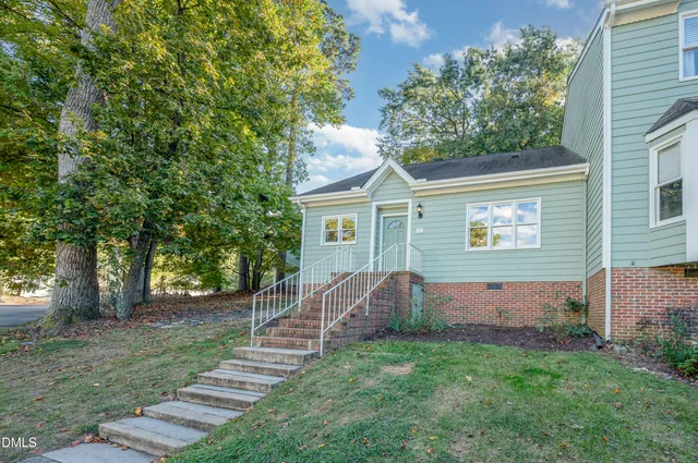 $290,000 | 522 Oak Run Drive, Raleigh, NC 27606