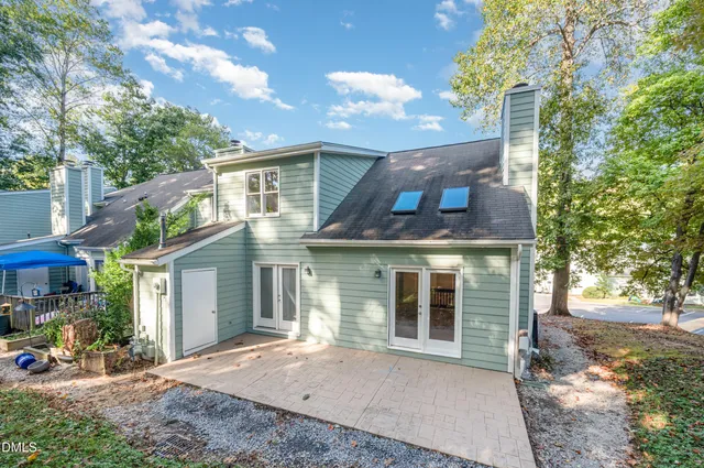 $290,000 | 522 Oak Run Drive, Raleigh, NC 27606