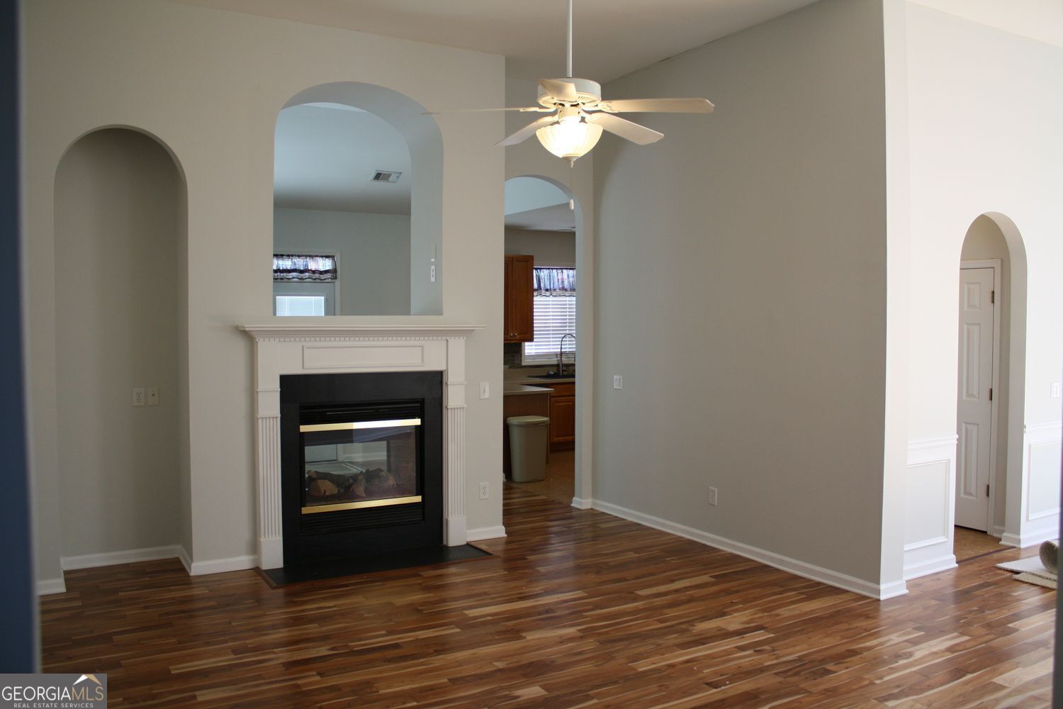 17 Robinson Lane Newnan, GA 30263 - Photo 2 of 11 IMG_3522 - LR Fireplace.JPG