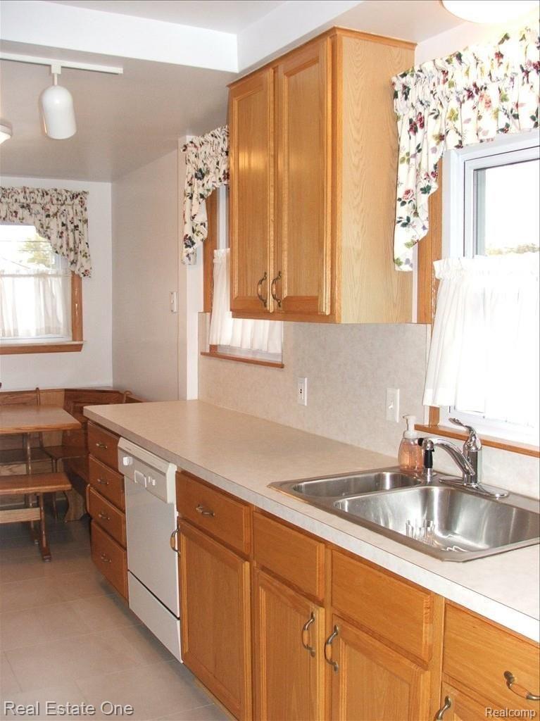 18610 Wick Road Allen Park, MI 48101 - Photo 3 of 17 Kitchen 2