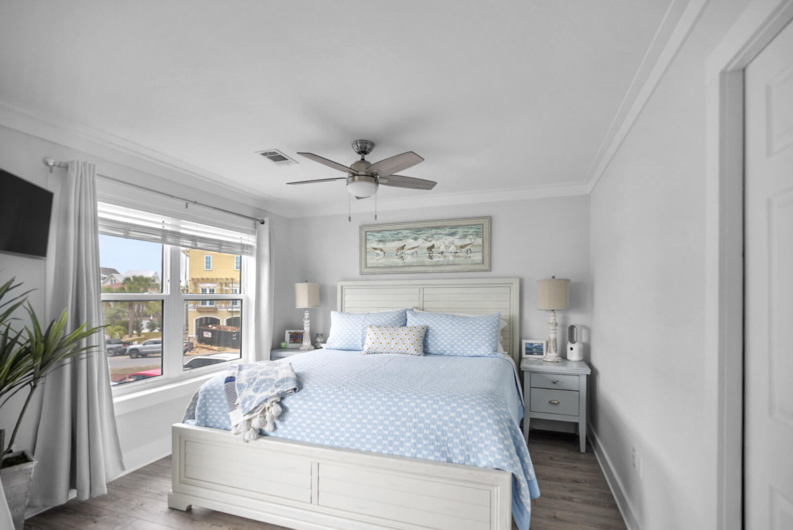 11 Beachside Drive, Unit 123 Santa Rosa Beach, FL 32459 - Photo 9 of 22 a bedroom with a large bed and a window