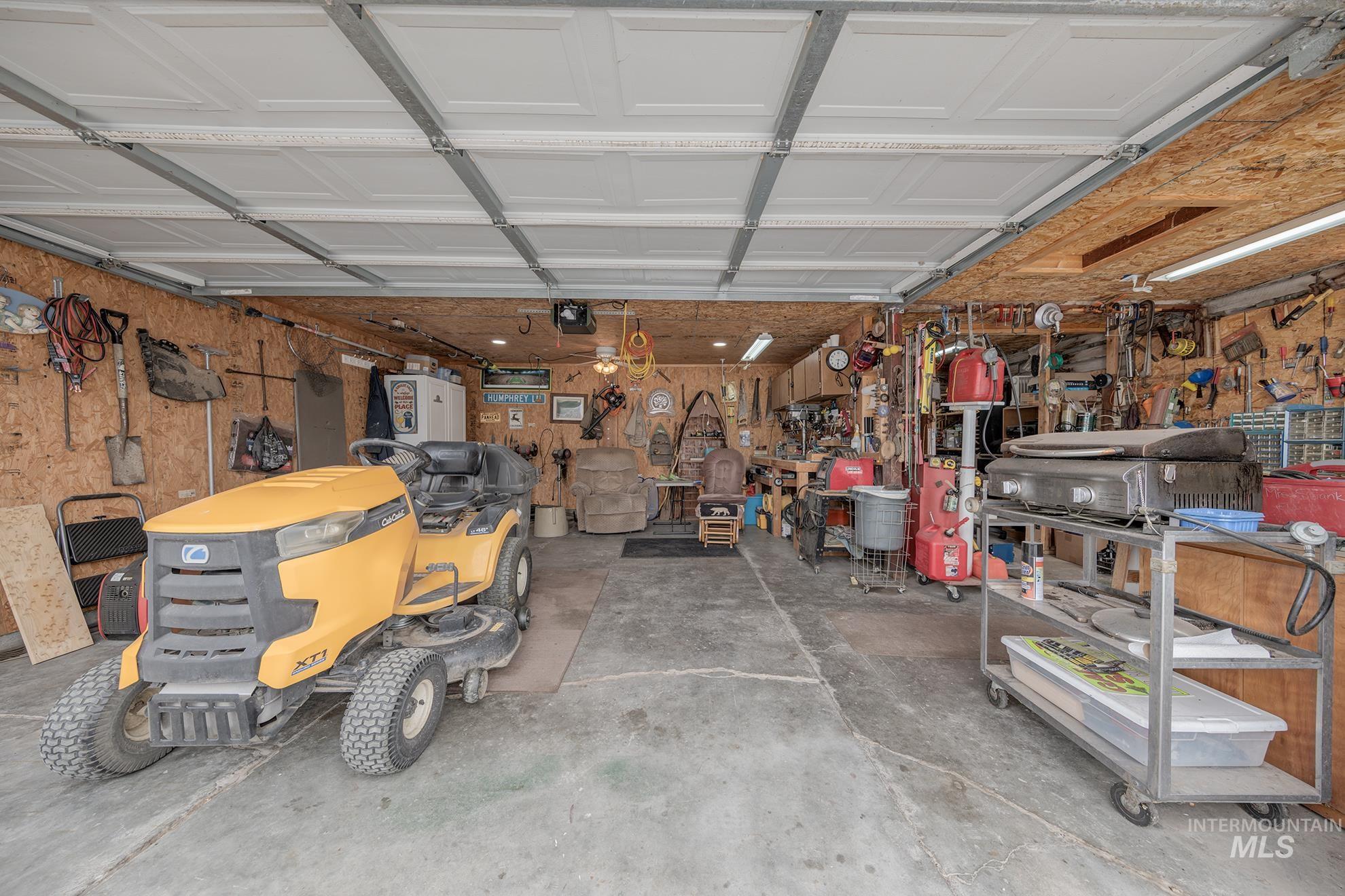 1363 Ross Road Weiser, ID 83672 - Photo 25 of 47 Garage with a workshop area