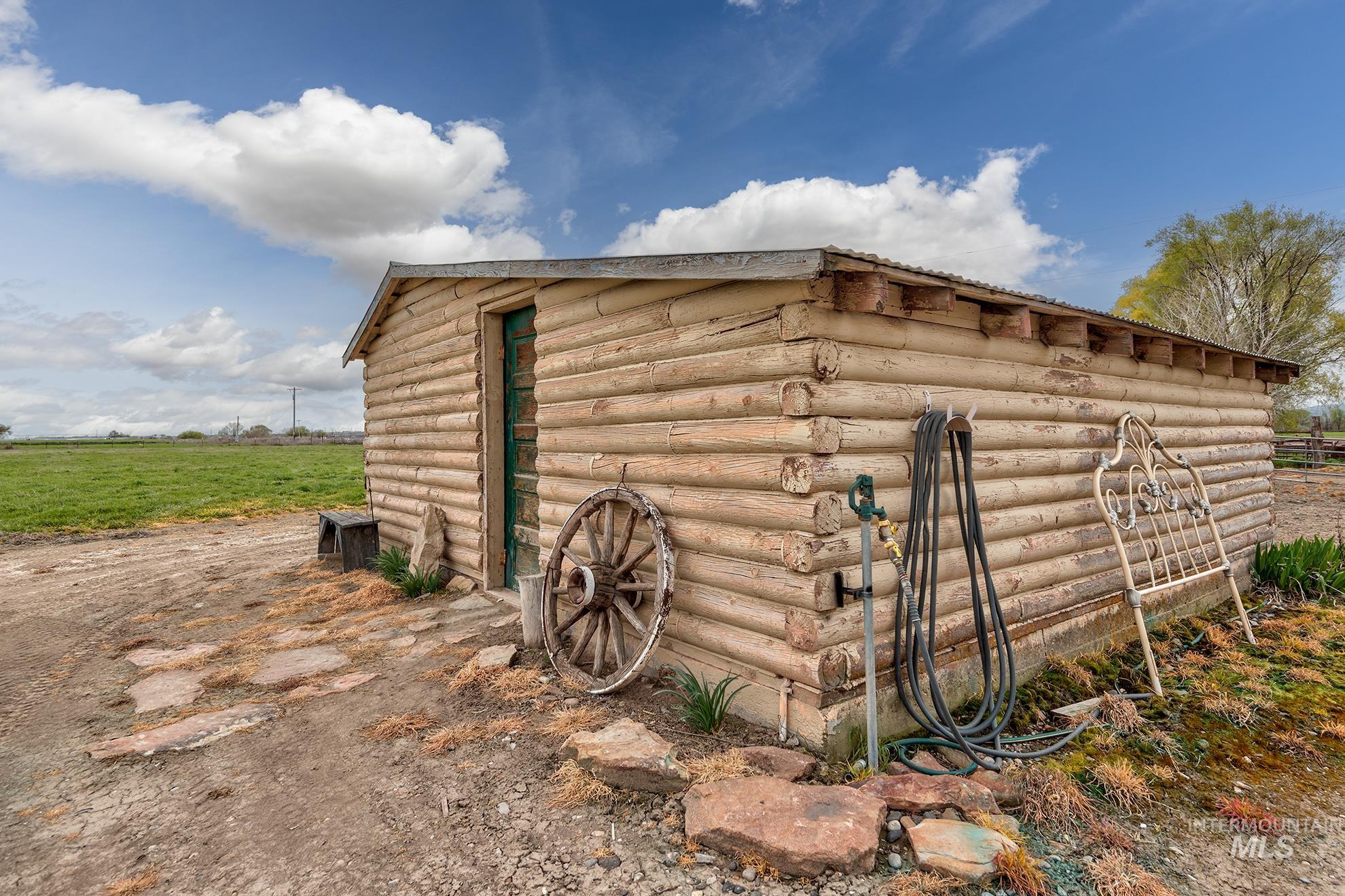 1363 Ross Road Weiser, ID 83672 - Photo 32 of 47 View of outbuilding