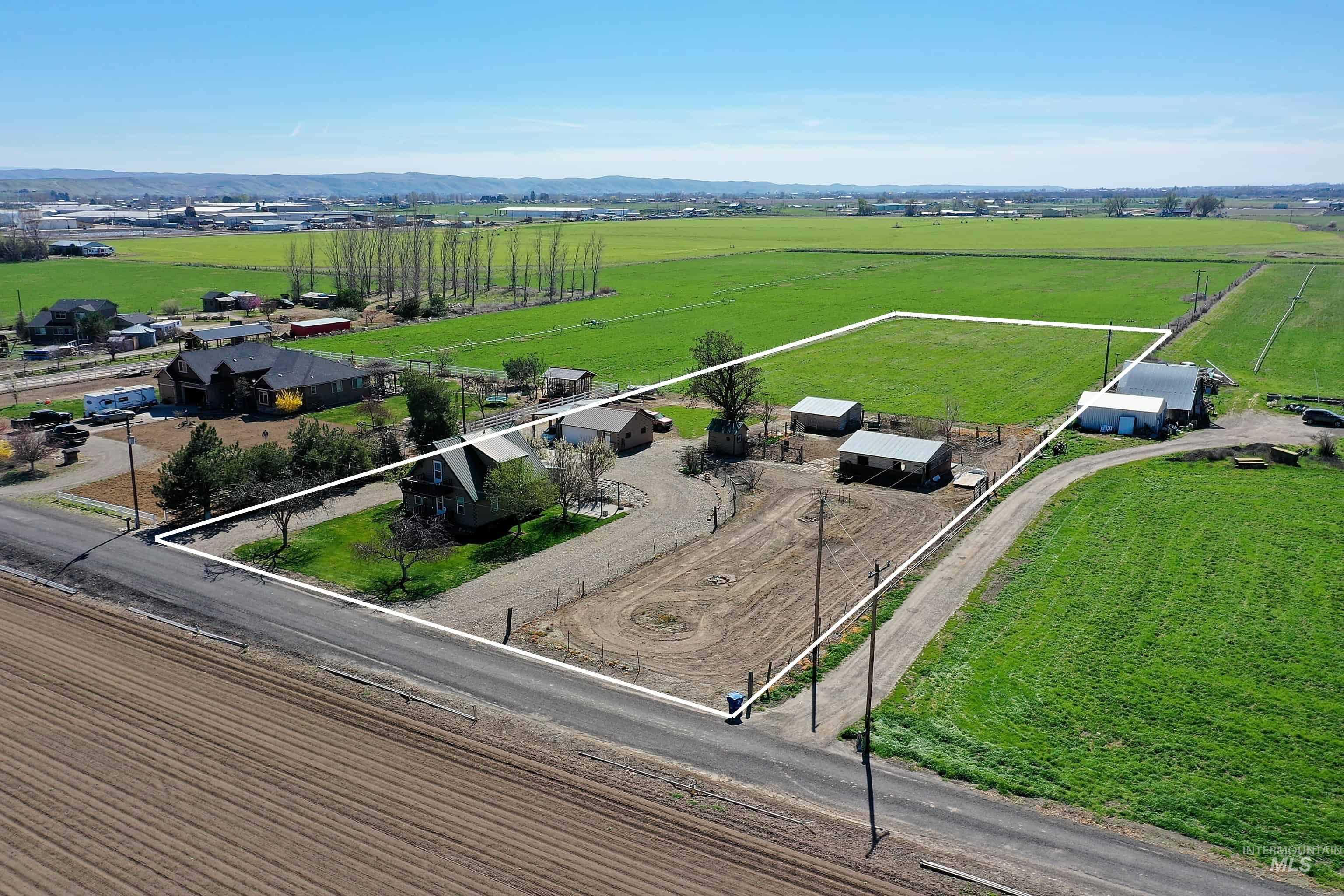 1363 Ross Road Weiser, ID 83672 - Photo 46 of 47 Aerial view of sparsely populated area with property boundaries highlighted