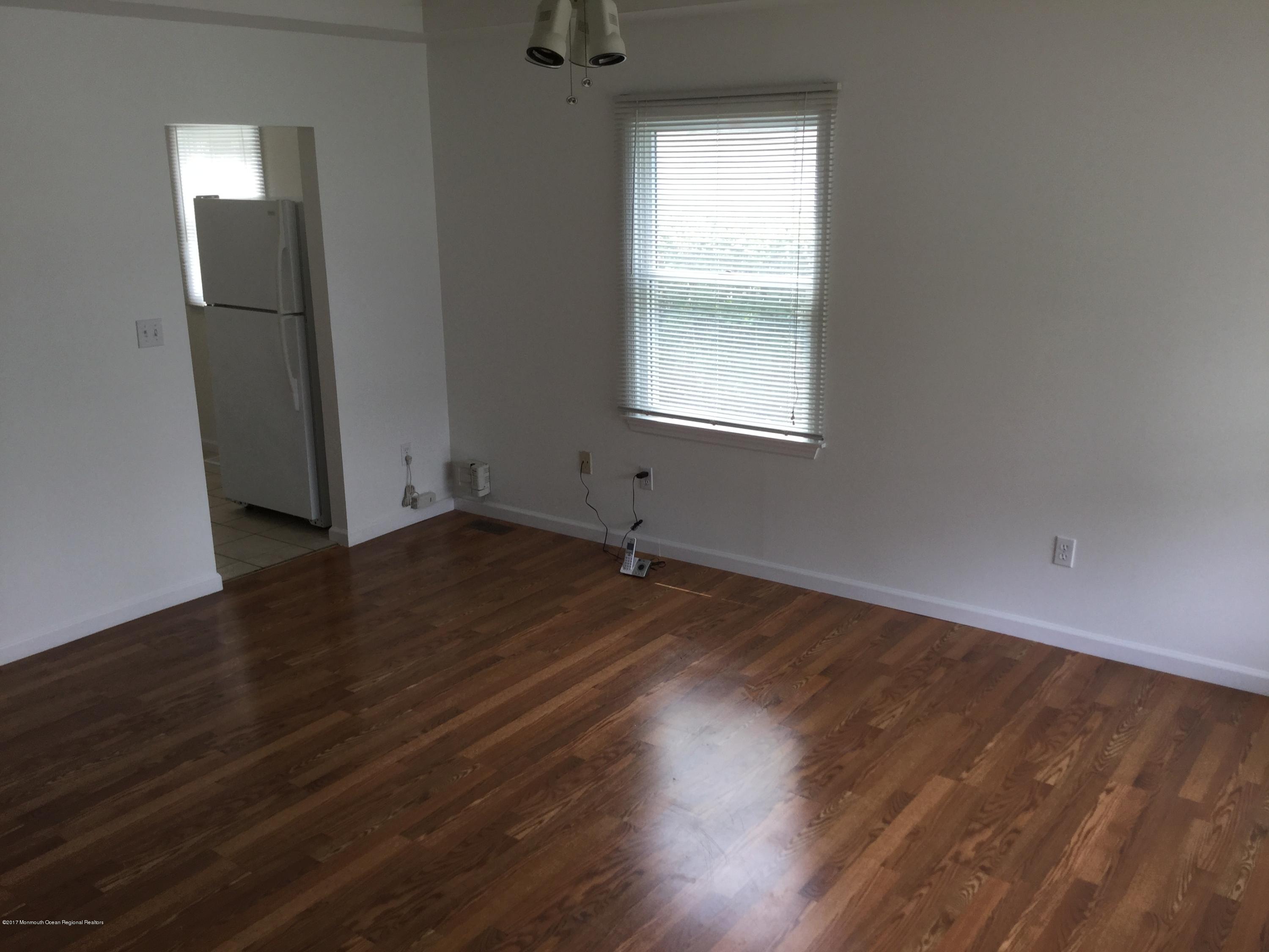 273 West Prospect Avenue Keyport, NJ 07735 - Photo 5 of 29 IMG_0101
