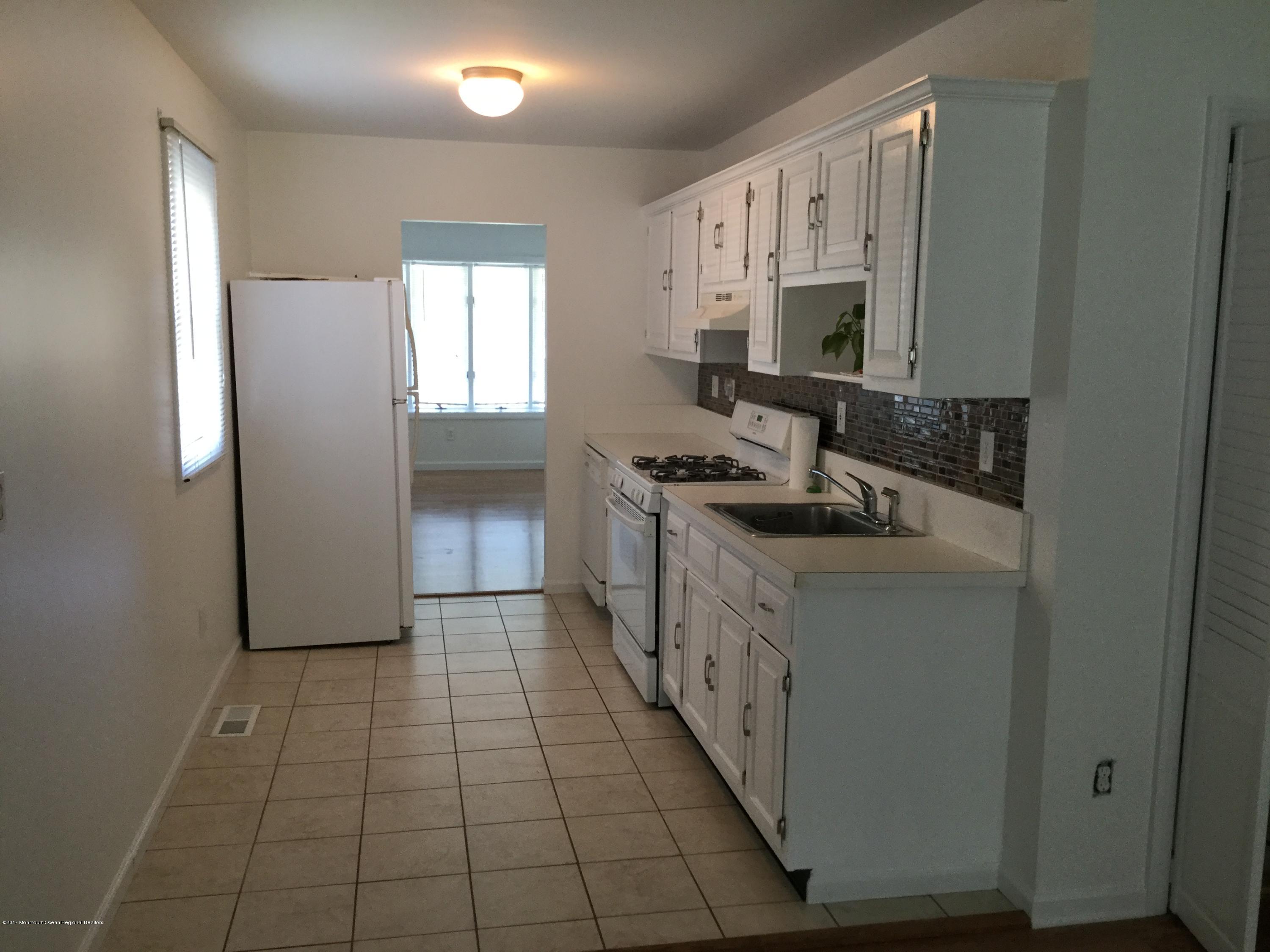 273 West Prospect Avenue Keyport, NJ 07735 - Photo 7 of 29 IMG_0121