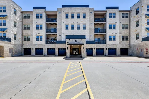 $399,900 | 651 Watters Road, Unit 2105, Allen, TX 75013