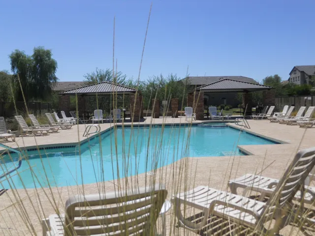 $2,195 | 2725 East Mine Creek Road, Unit 1081, Phoenix, AZ 85024