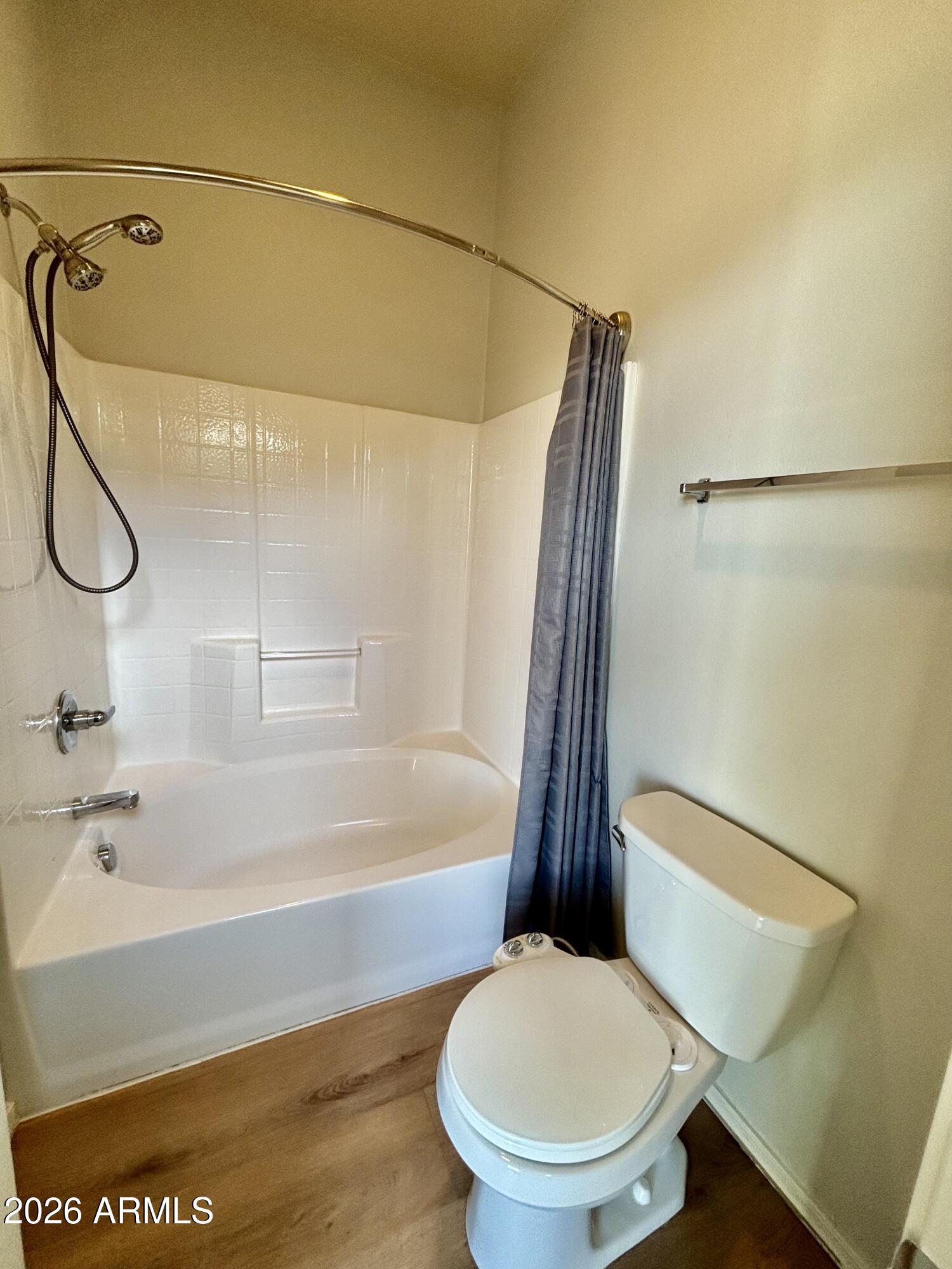 2725 East Mine Creek Road, Unit 1081 Phoenix, AZ 85024 - Photo 15 of 25 MASTER BATHROOM