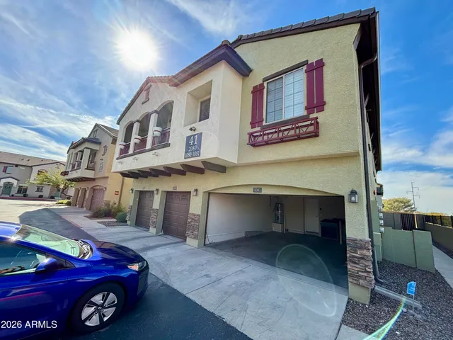 $2,195 | 2725 East Mine Creek Road, Unit 1081, Phoenix, AZ 85024