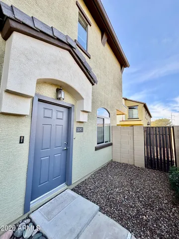 $2,195 | 2725 East Mine Creek Road, Unit 1081, Phoenix, AZ 85024