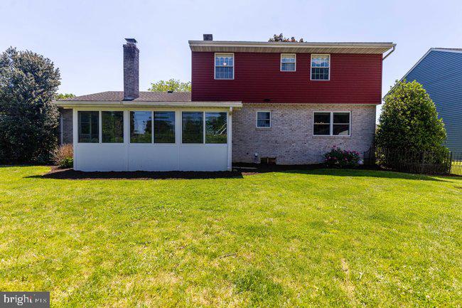 901 Cypress Street Chambersburg, PA 17201 - Photo 5 of 49