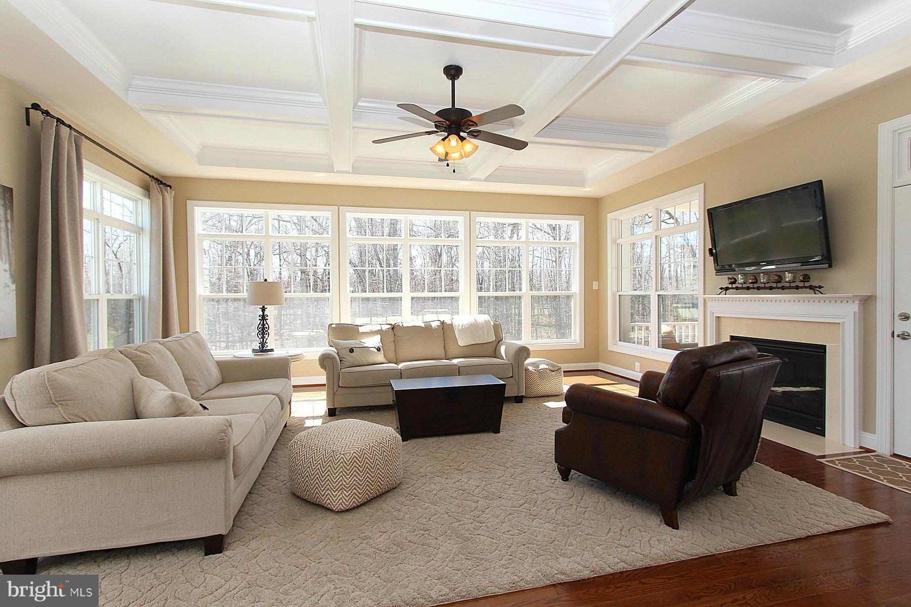 4456 Spring Run Road Warrenton, VA 20187 - Photo 13 of 28 Huge Sunny Family Room