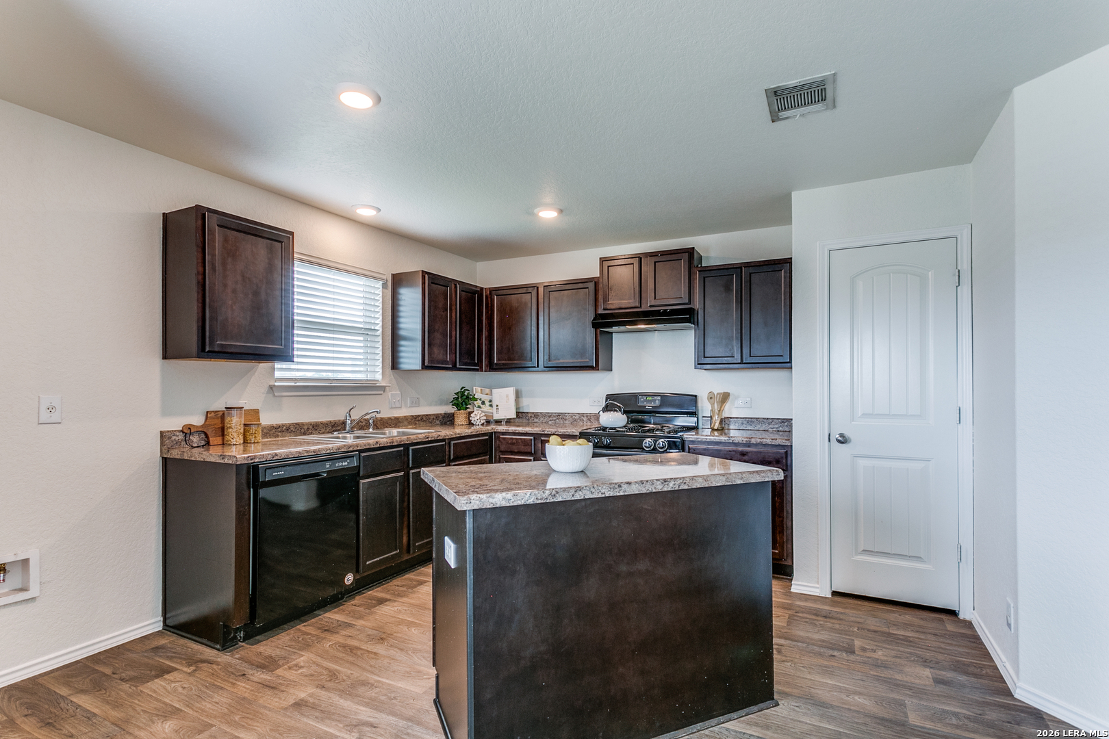 7607 Powder Gorge Converse, TX 78109 - Photo 11 of 25