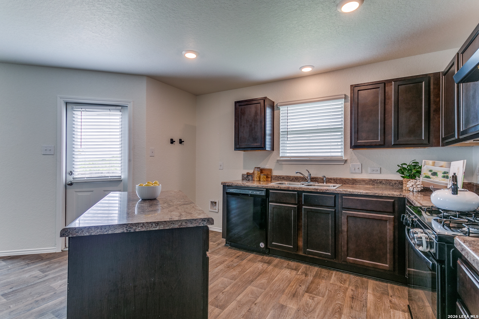 7607 Powder Gorge Converse, TX 78109 - Photo 14 of 25