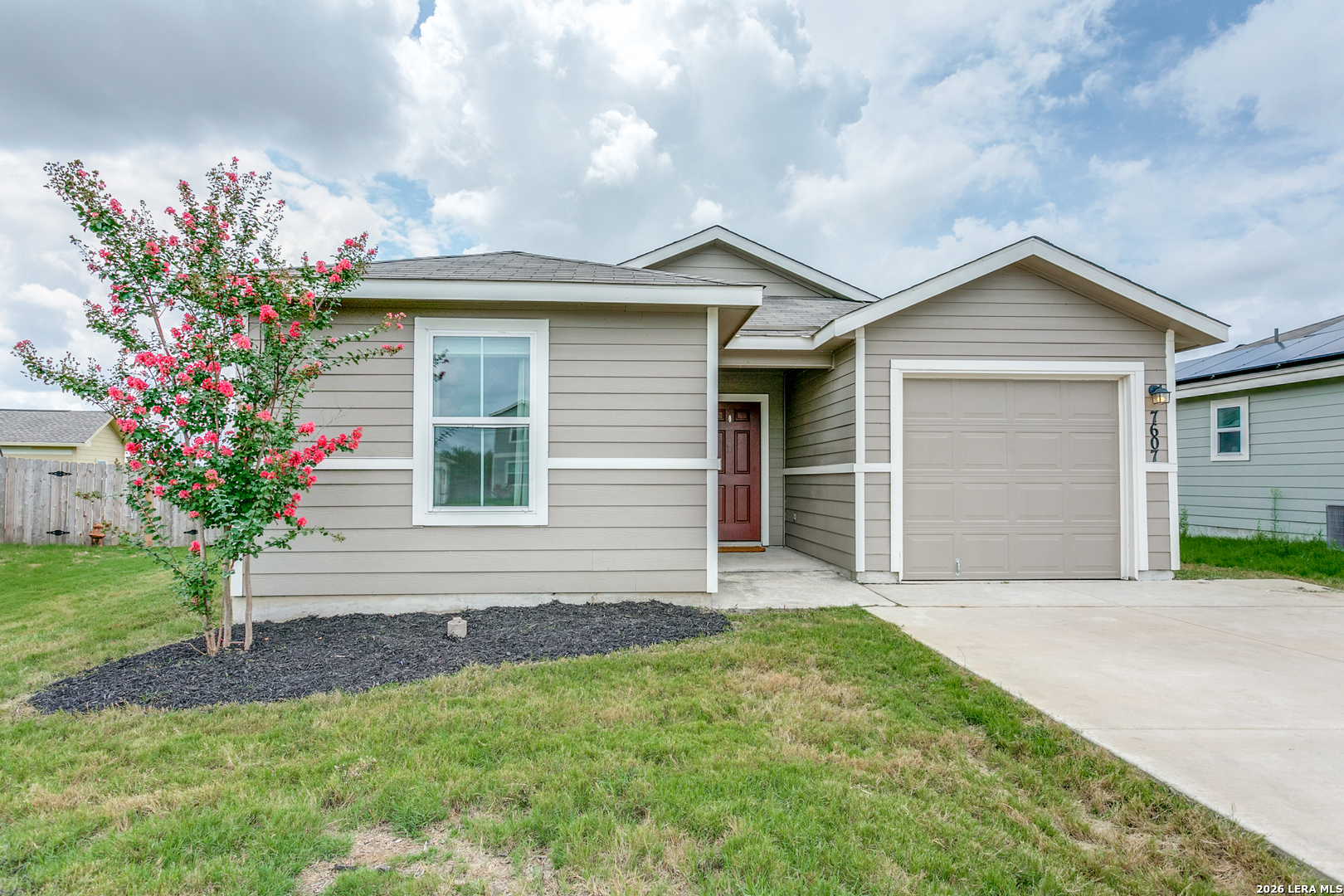 7607 Powder Gorge Converse, TX 78109 - Photo 2 of 25