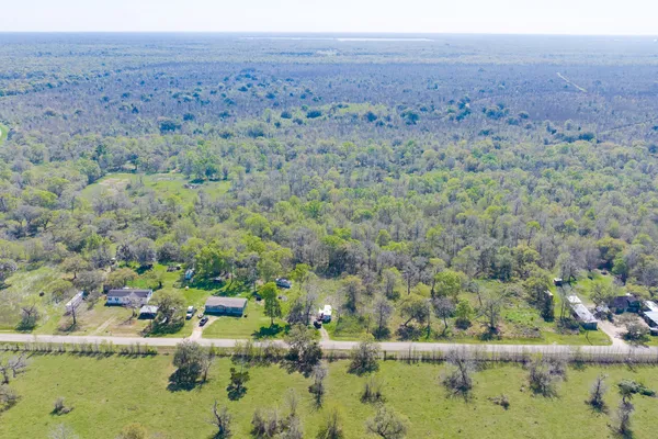 $60,000 | 329 County Road 472, Sweeny, TX 77480