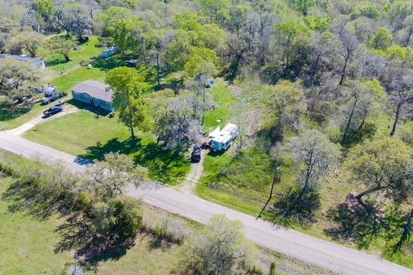 $60,000 | 329 County Road 472, Sweeny, TX 77480